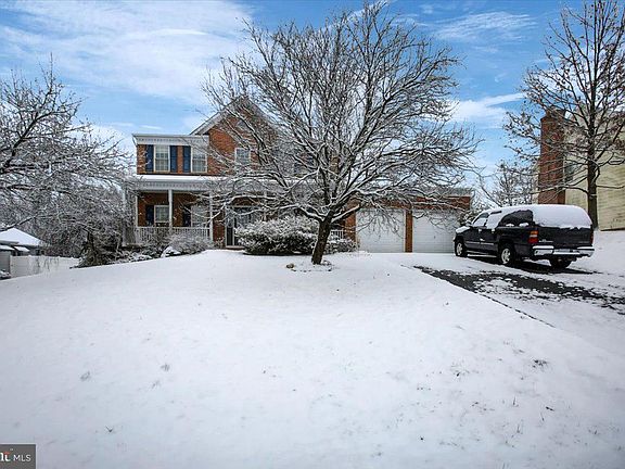 2nd image of 2233 Castlegreen Dr