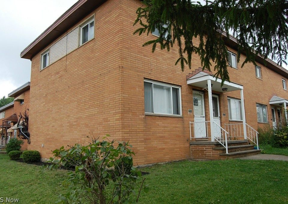 1st image of 16221 Edgewood Ct