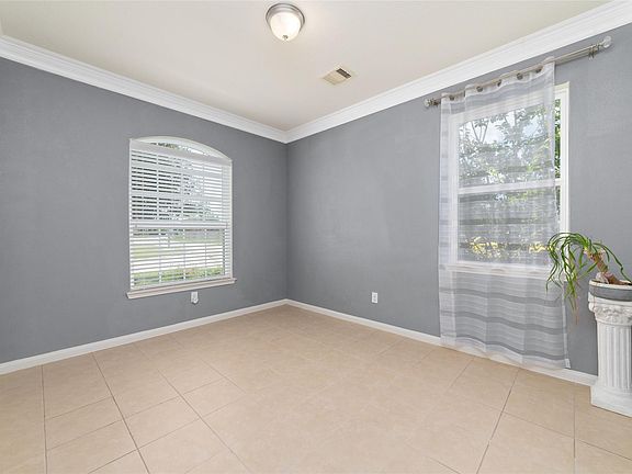 5th image of 12054 Fairquarter Ln