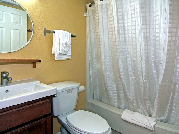 5th image of 2407 W Vine St #16