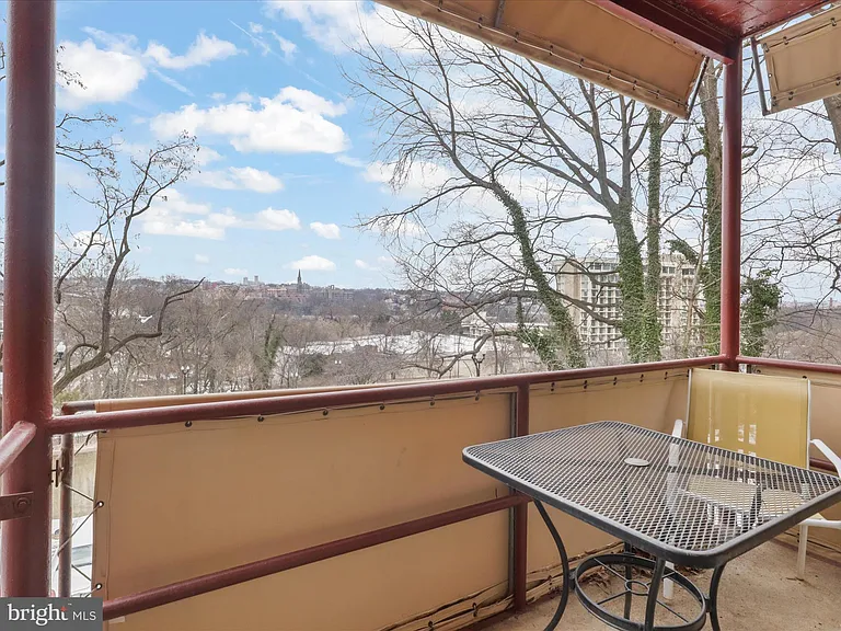 1581 N Colonial Ter #201X — Photo 24