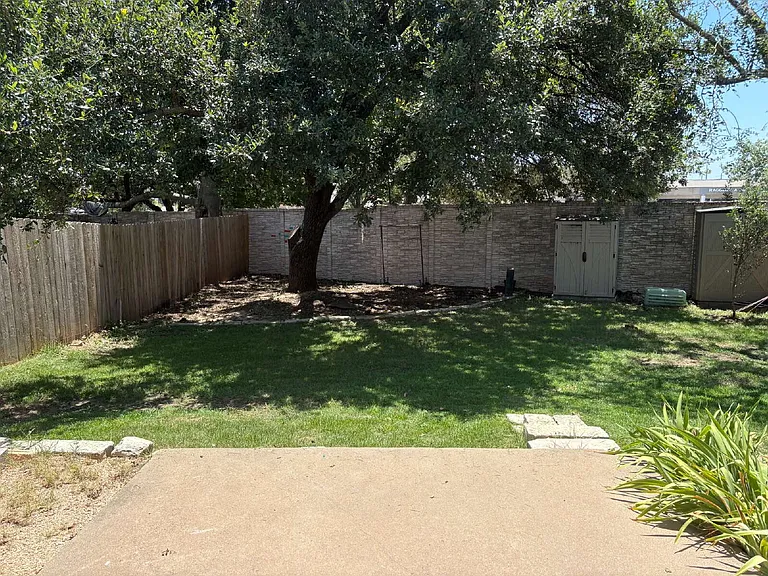 2111 Margalene Way — Photo 17