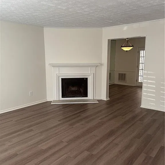 2907 Queen Anne Ct — Photo 3