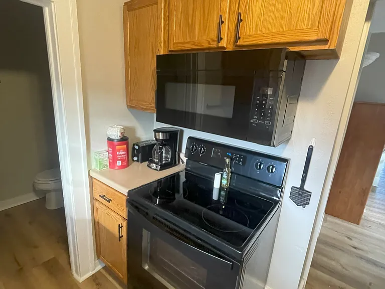1505 S Sherman Ave — Photo 10
