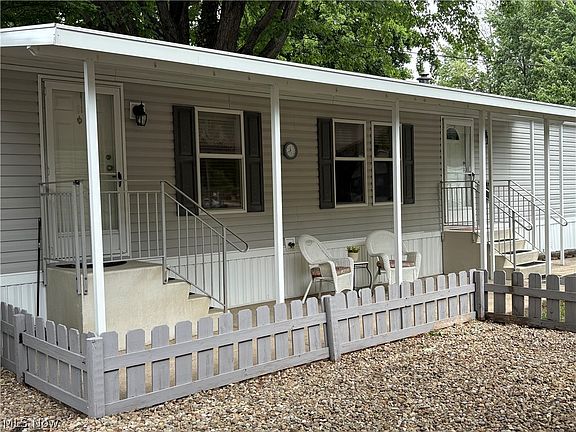 5th image of 195 Spruce Ln