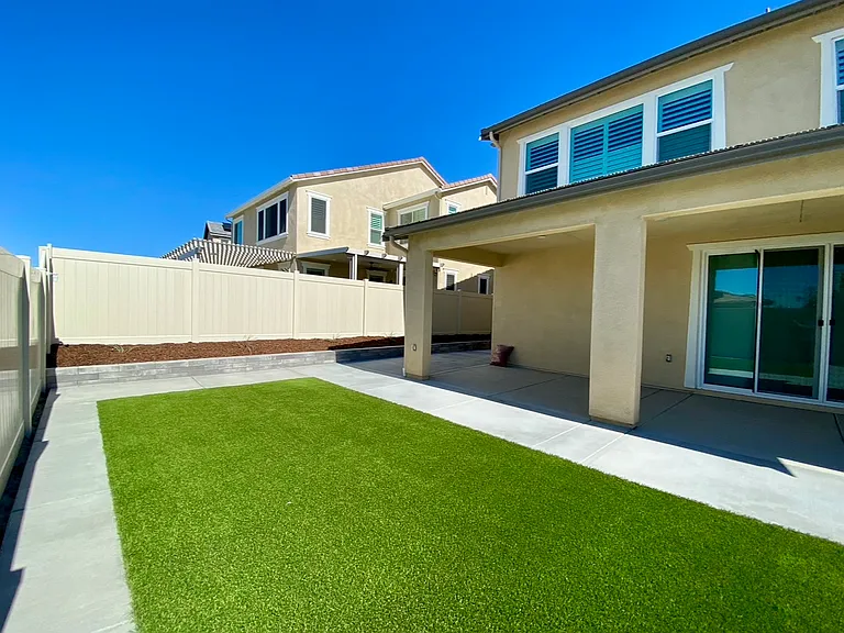 39549 Clare St — Photo 19