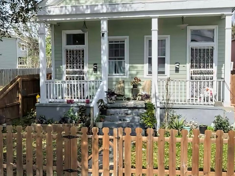 1st image of 3719 Clara St