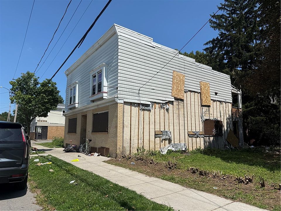 2nd image of 202 Saratoga Ave