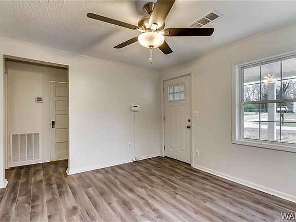 4th image of 3211 Shannon Dr
