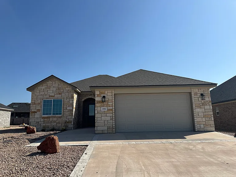 3950 Ruth Ln — Photo 1