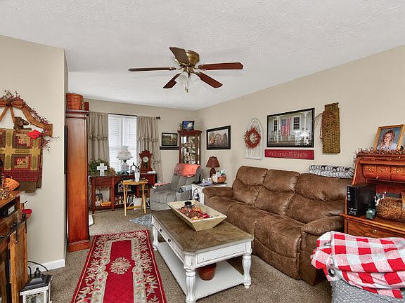 3rd image of 702 Parkway Ave #728