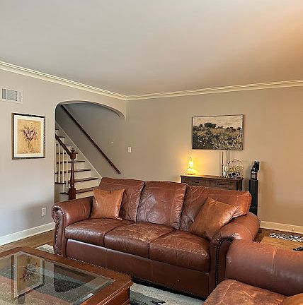 4th image of 8735 Parkview Ct