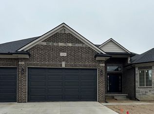 19203 Thompson Dr, Macomb, MI 48042