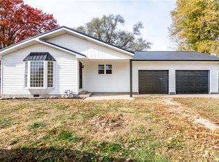 309 S Park St, Findlay, IL 62534