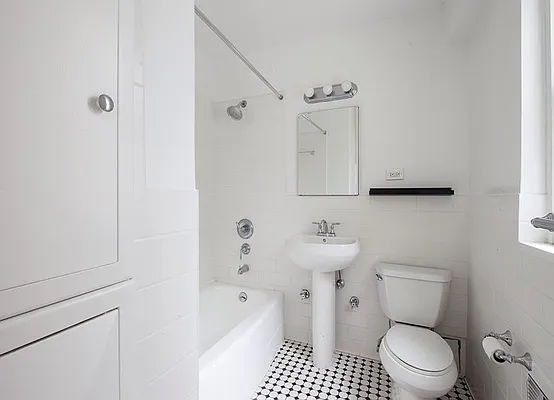 Rented by Warburg | media 18