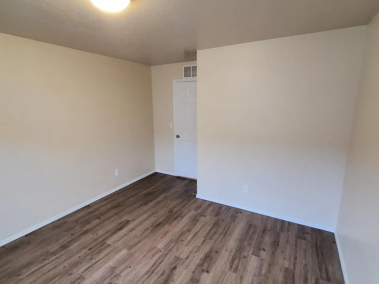 11415 Willamette Way — Photo 22