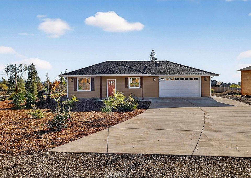 1st image of 746 Spring Ln