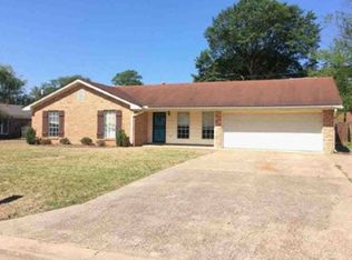 1633 Genie Fairway, Greenville, MS 38701