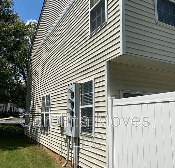 100 Xander Dr — Photo 4