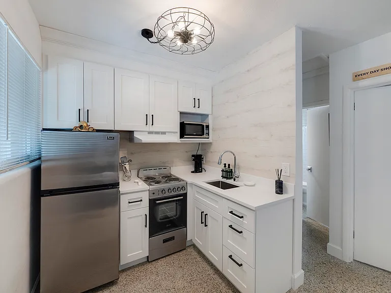 1258 Beach Rd #9 — Photo 3