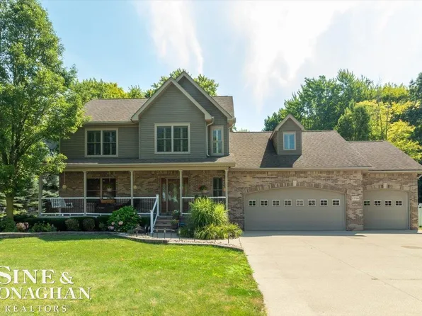 2758 E Lake Dr, Smiths Creek, MI 48074