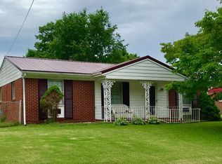11 Steiner Blvd, Barboursville, WV 25504