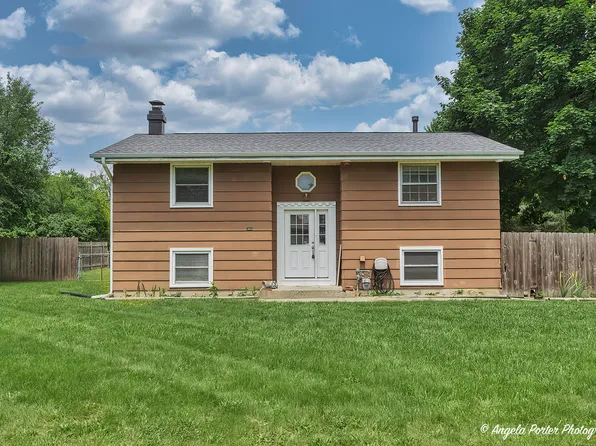 20668 W Sanrem Ave, Lake Villa, IL 60046