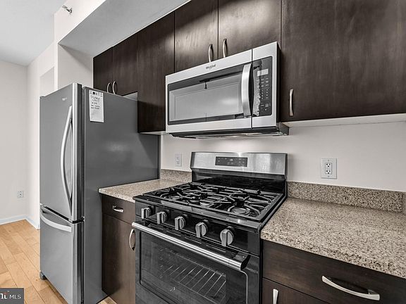 4th image of 440 L St NW Unit 502