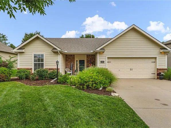 5228 Campbell Pl, Lawrence, KS 66049