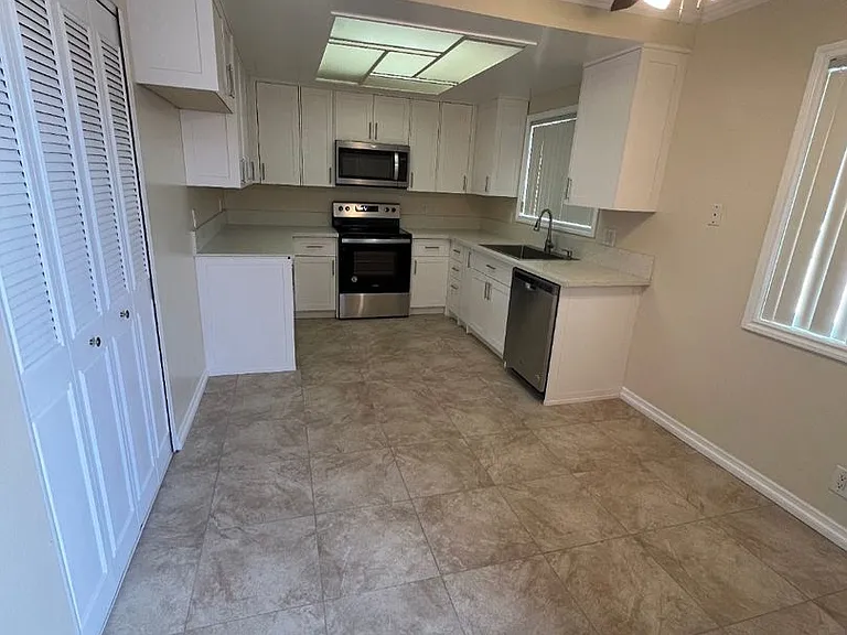 1400 Glenwood Rd — Photo 12