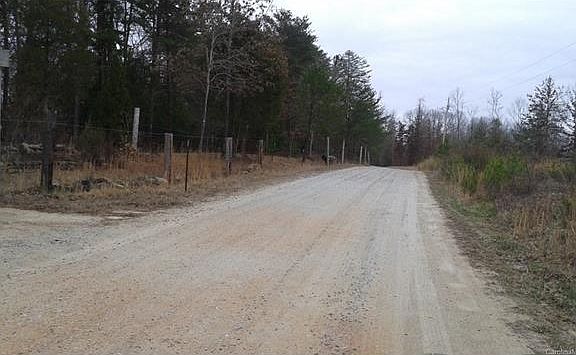 3rd image of 671 Hallman Farm Ln