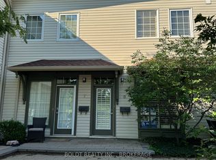 49 Ontario St #8, Grimsby, ON L3M3H2