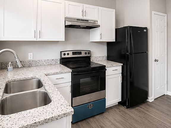 3rd image of 10448 Halls Ferry Rd