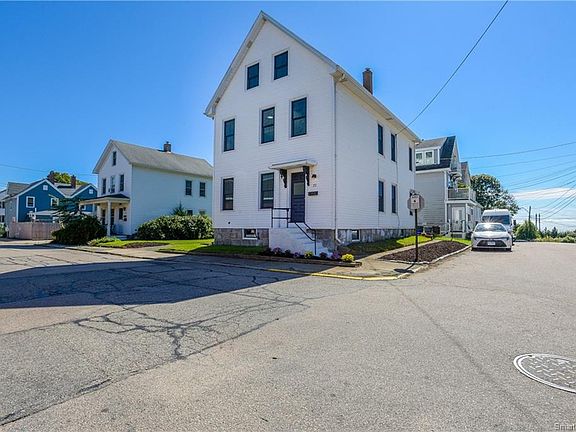 2nd image of 21 Bayview Ave #1