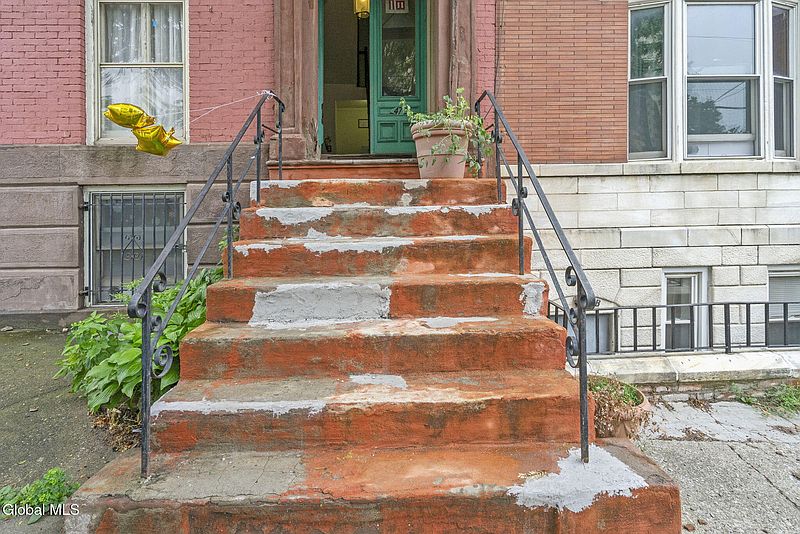 4th image of 47 Ten Broeck Street