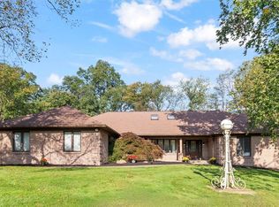 2752 Ridgeway Ave, Rochester, NY 14626