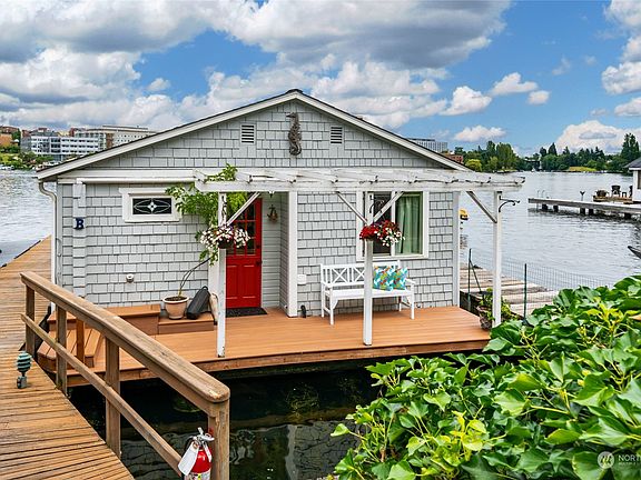 5th image of 3012 Fuhrman Avenue E #B