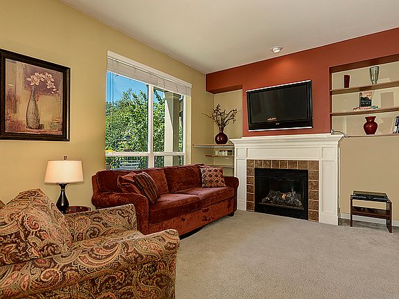 3rd image of 2218 NE Marion Ln