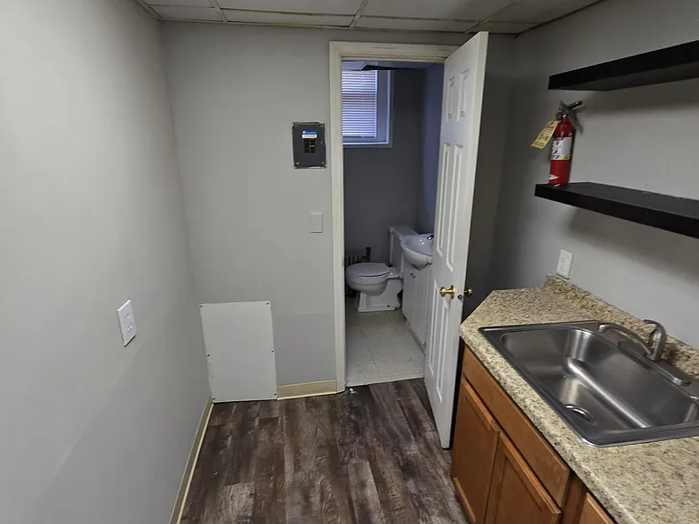 1900 Thomas Ave N #101 — Photo 2