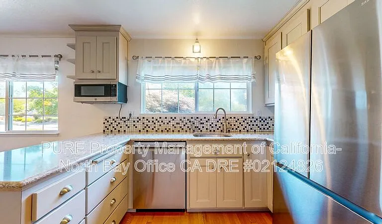 5617 Dupont Dr — Photo 9