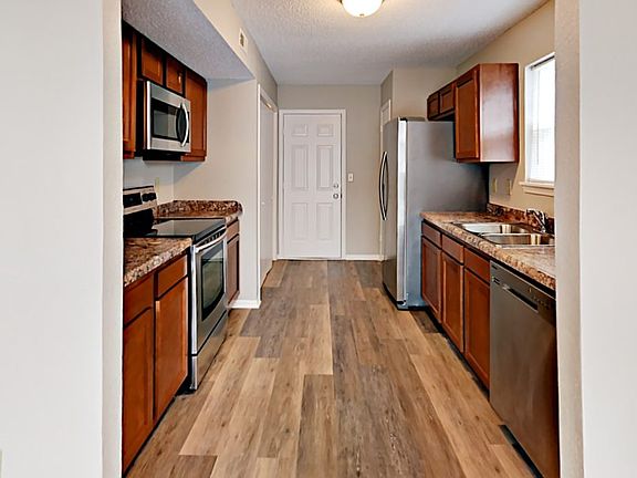 5th image of 5954 Draycott Dr