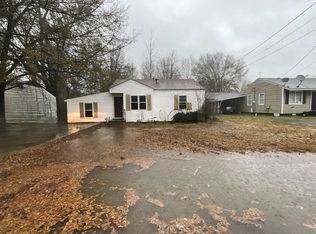 115 E Avenue H, Hooks, TX 75561