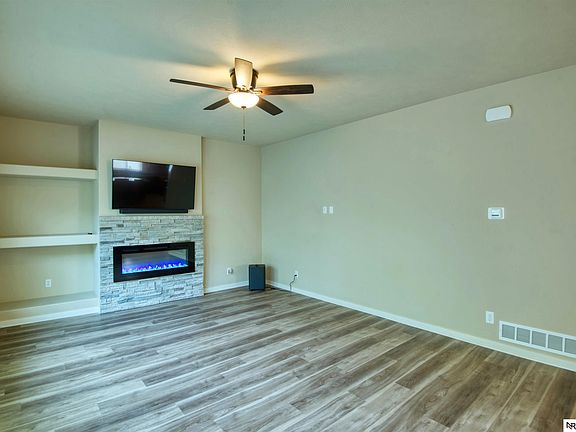 5th image of 8216 King St