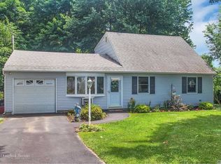 15 Main Ave, Centereach, NY