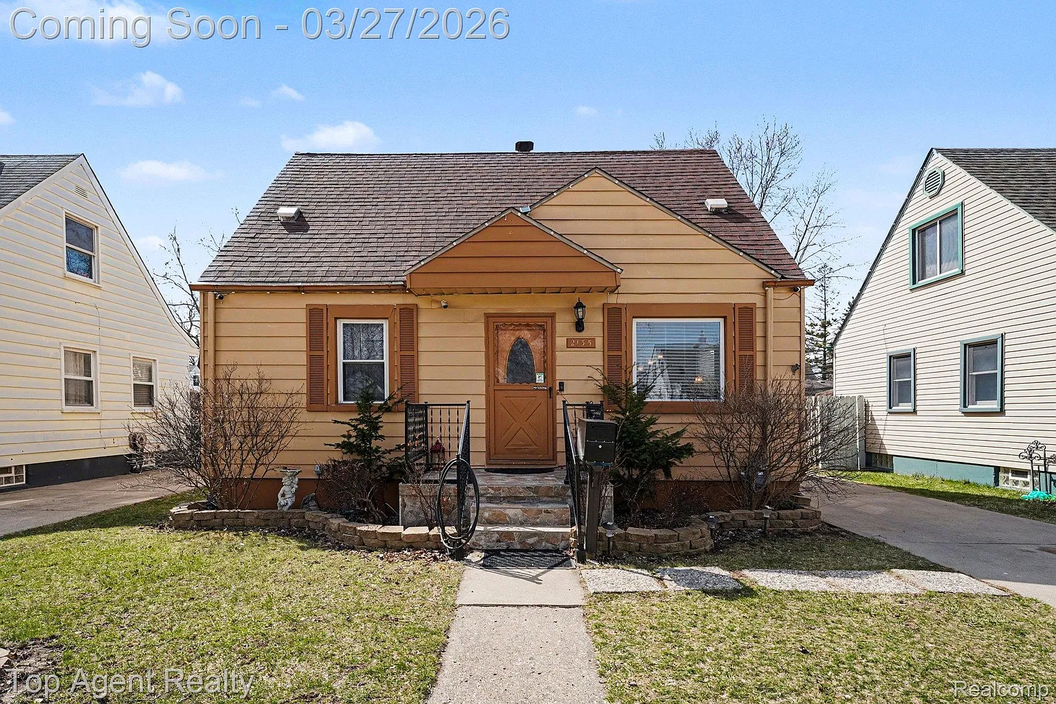 2135 Regina Ave photo 1