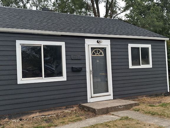3rd image of 3121 Pulaski St