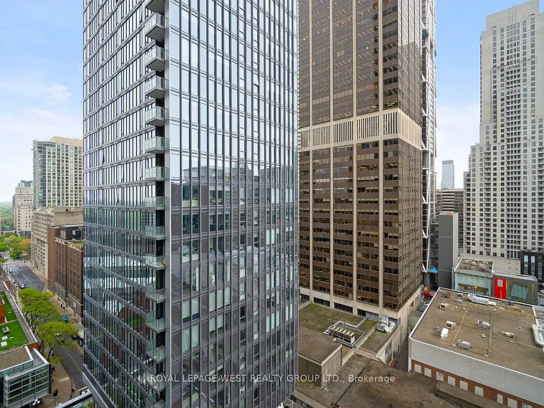 11 Yorkville Ave #1310 — Photo 41