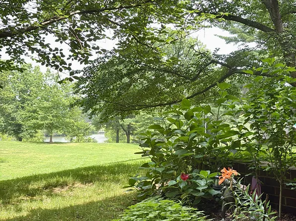18617 Walkers Choice Rd, Montgomery Village, MD