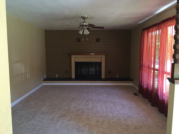 4th image of 45 Red Bud Ln