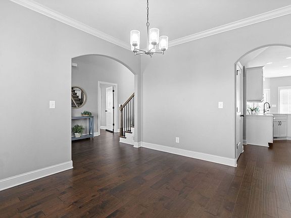5th image of 520 Larkspur Dr